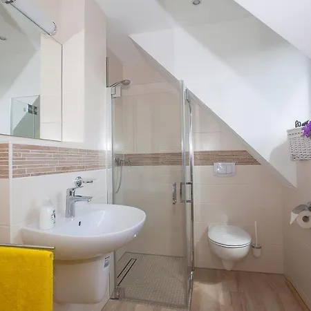 Haus Am Meer, Romantische 5-sterne Doppelhaushaelfte Fuer 4 Personen In Zingst