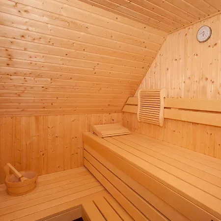 Holiday home Haus Am Meer, Romantische 5-sterne Doppelhaushaelfte Fuer 4 Personen In Zingst